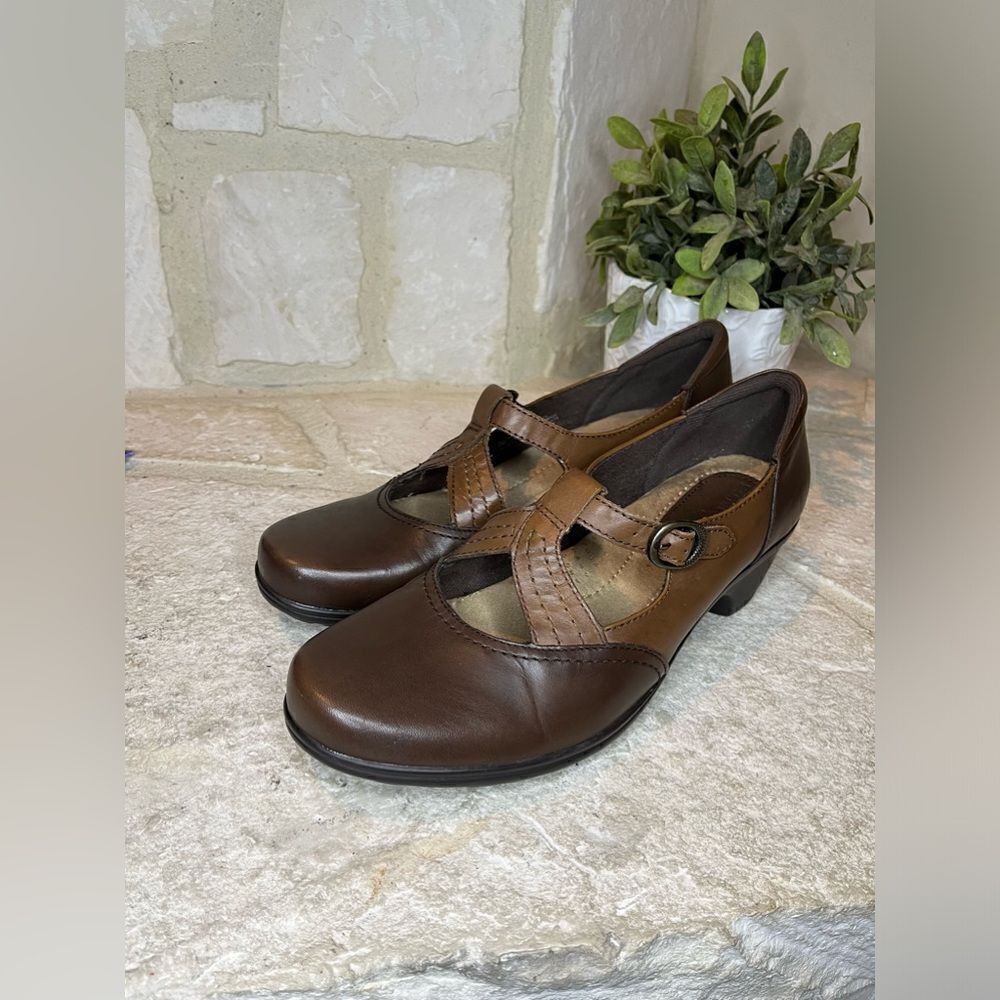 Earth Origins by Earth brown leather “Regina” Low Pump Loafer Heels Sz 11